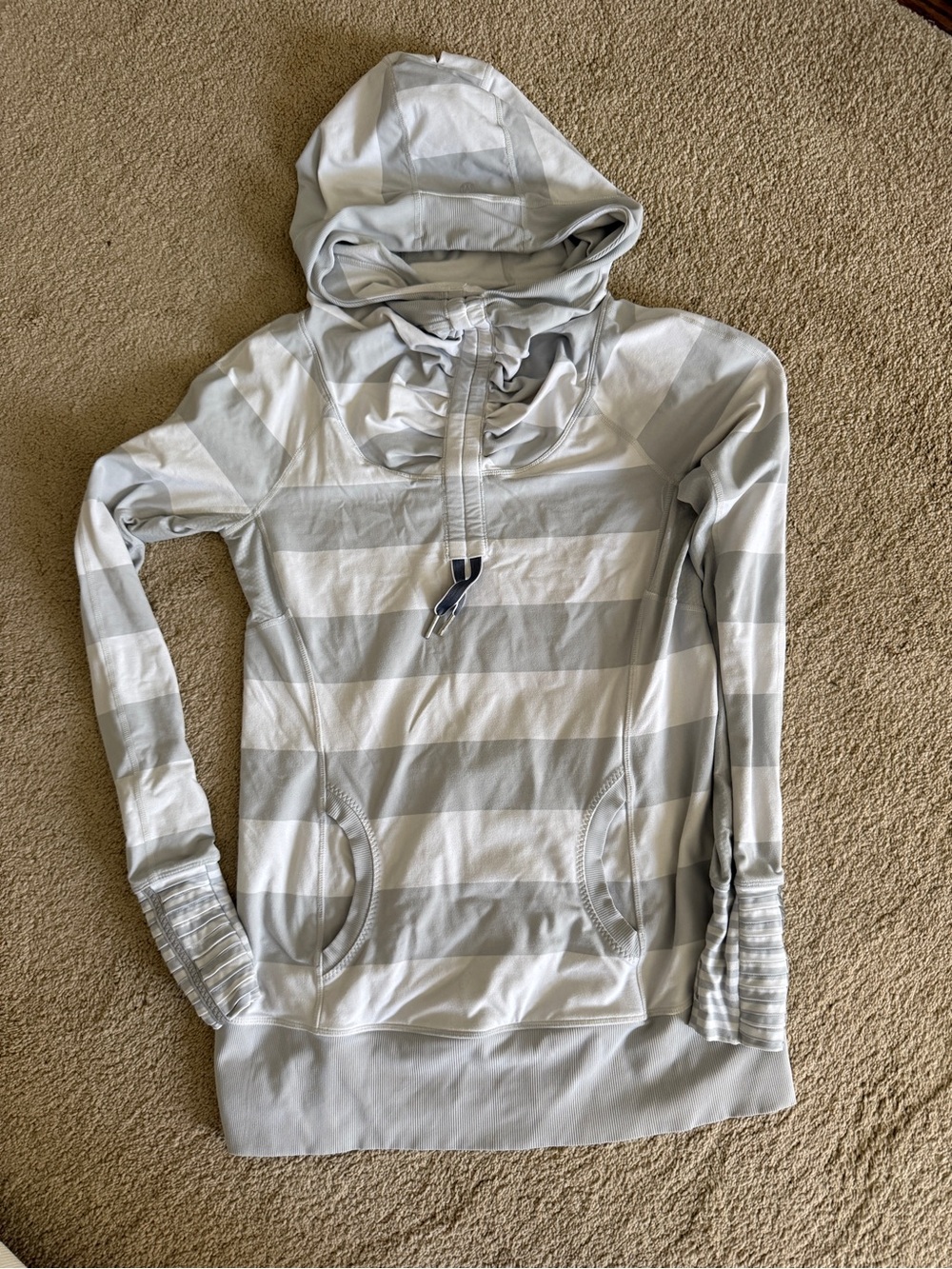 Lululemon Athletica Run Stay On Course Grey White Stripped Pullover Hoodie Sz 8